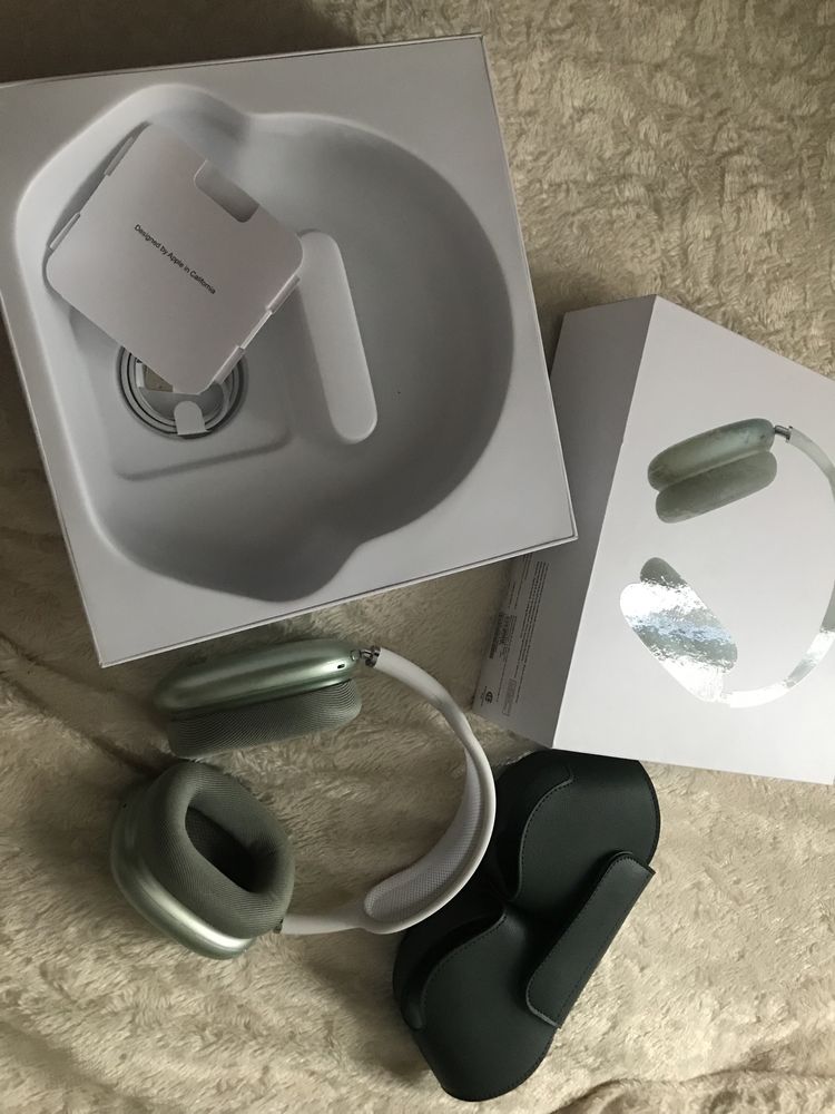 Air pods max продам срочно