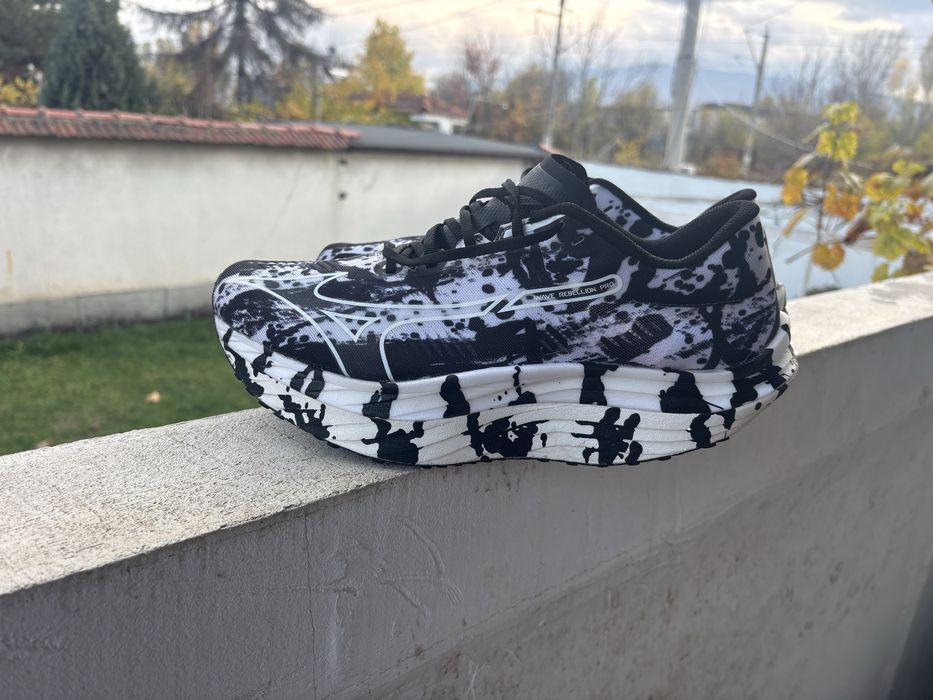 Mizuno Wave Rebellion Pro Kakizome edition