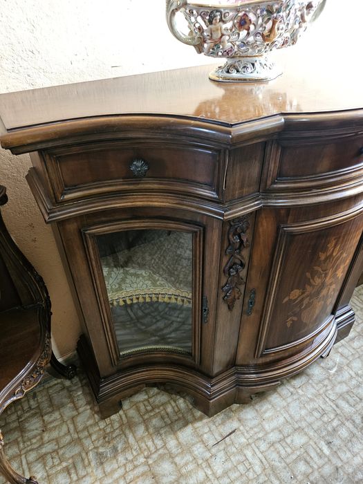 Италианска барокова витрина