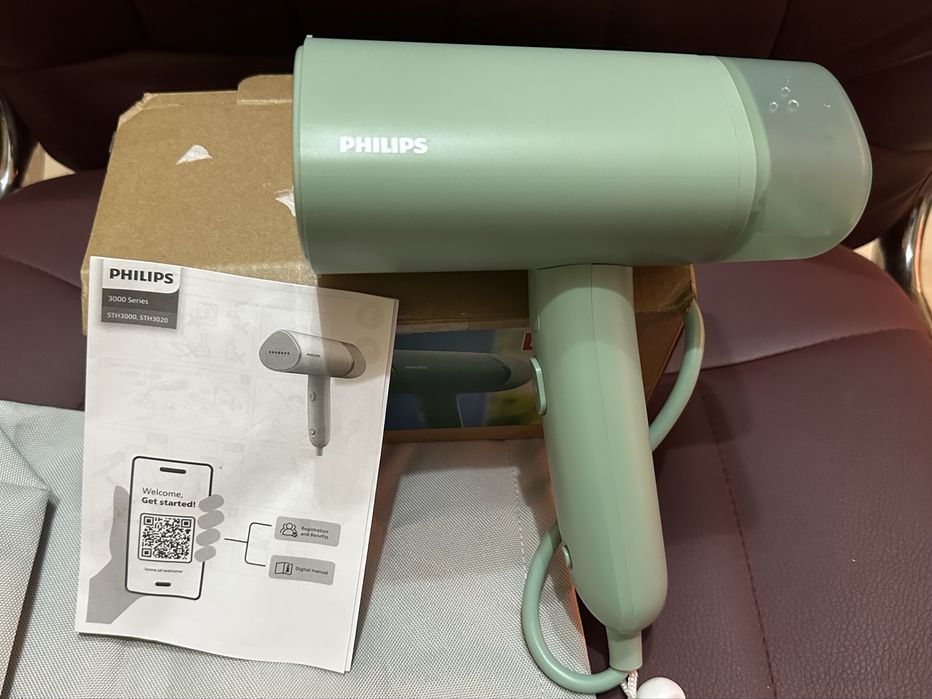 Чисто нова ютия/уред за гладене с пара Philips STH3000/20 1000W
