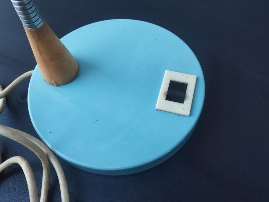 Стара настолна лампа / Индустриална настолна лампа