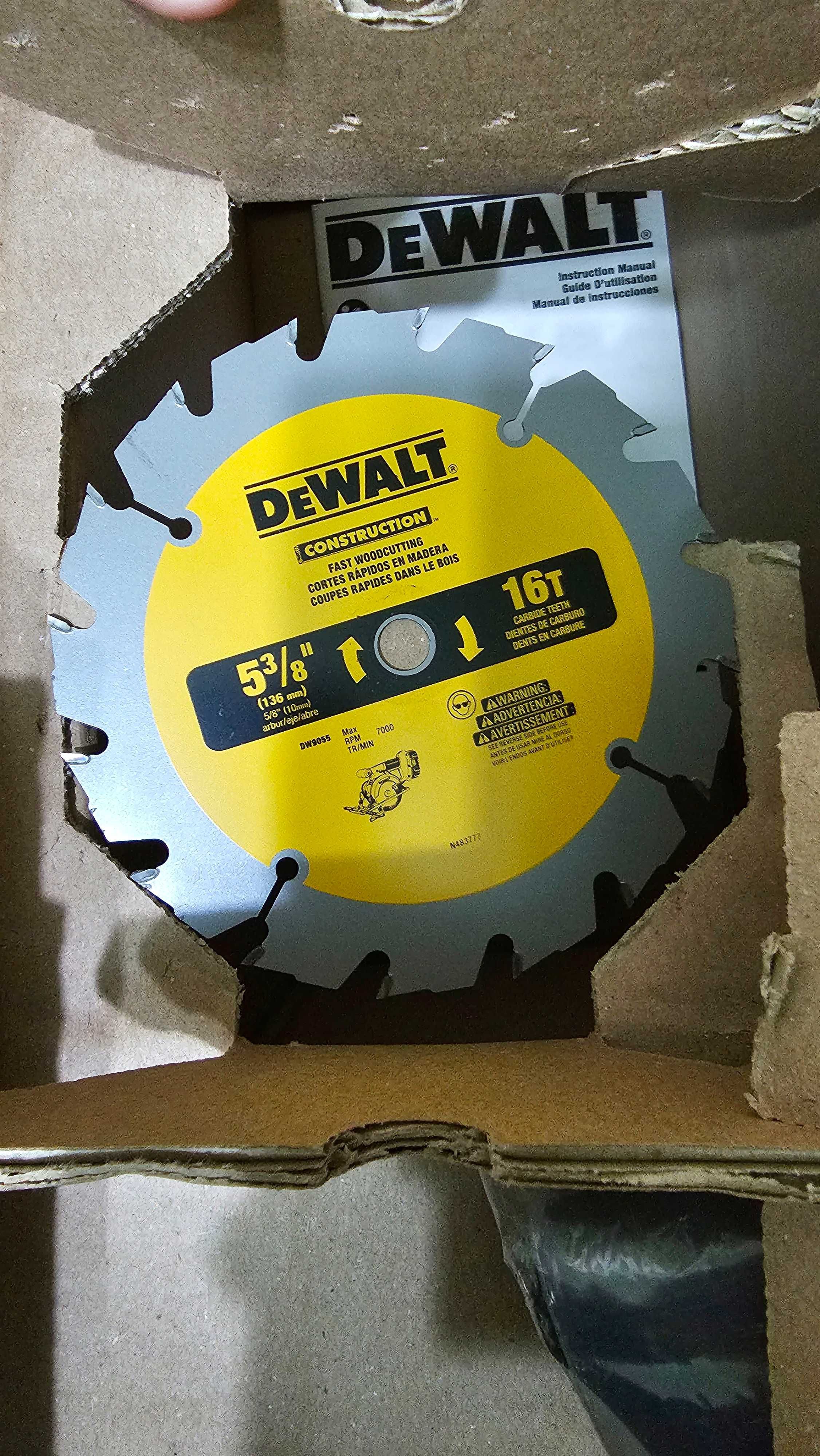 DeWALT Пила циркулярная пчёлка аккумуляторная 12v DCS 512 + диск dwt