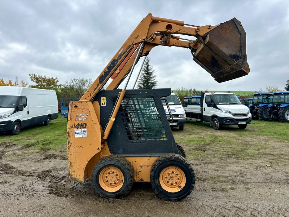 Мини челен товарач CASE 410 HIGH FLOW