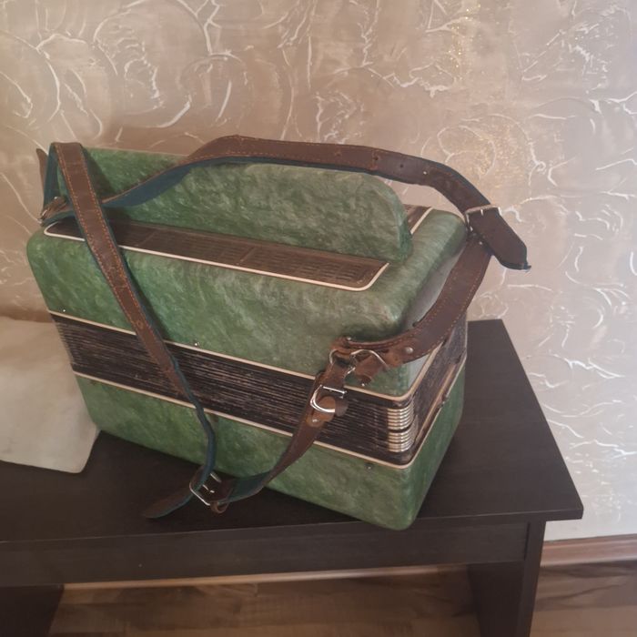 Продам баян в рабочем мостоянии