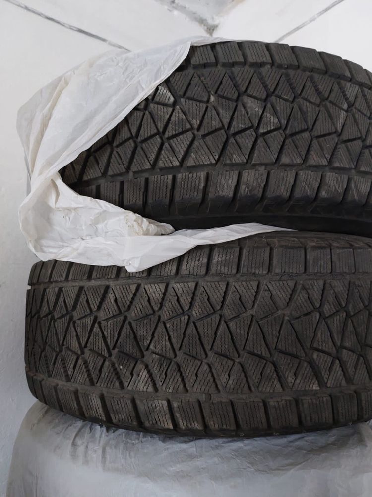 Продам шины Bridgestone Blizzak с диской 265/65/17