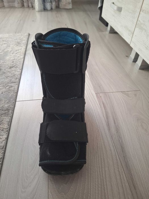 Vând Orteză gleznă