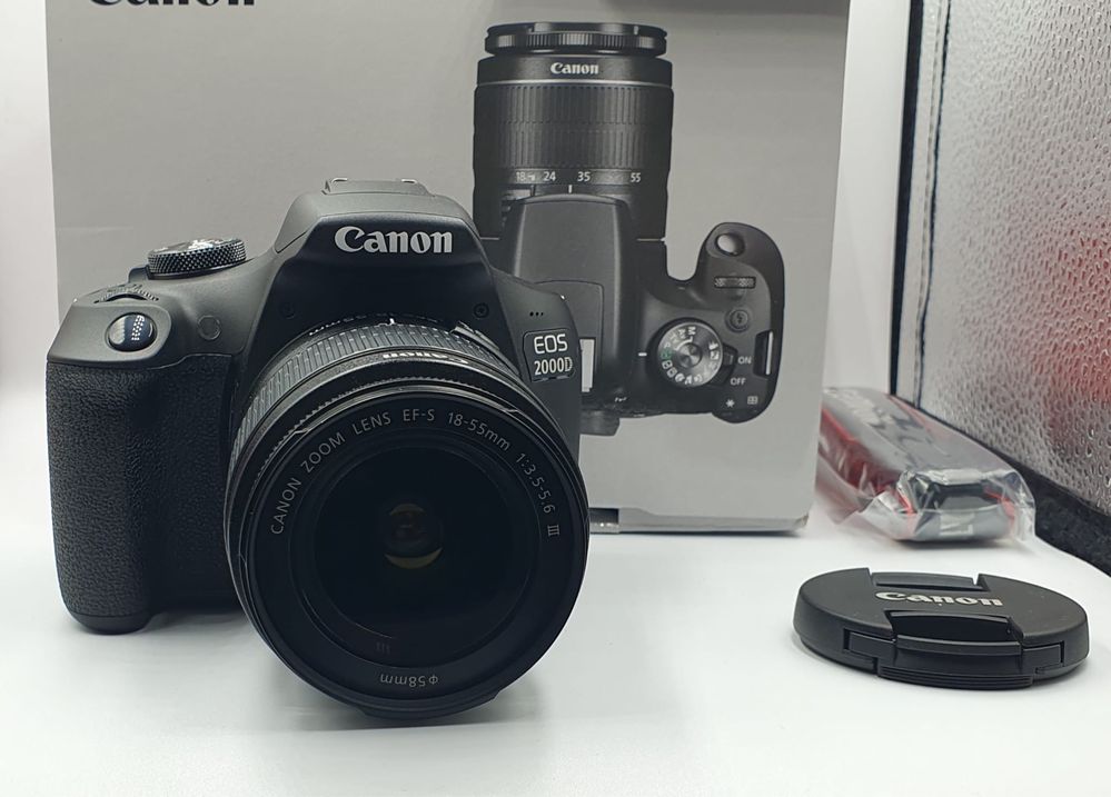 Aparat Foto DSLR Canon EOS 2000D obiectiv EF-S 18-55 mm