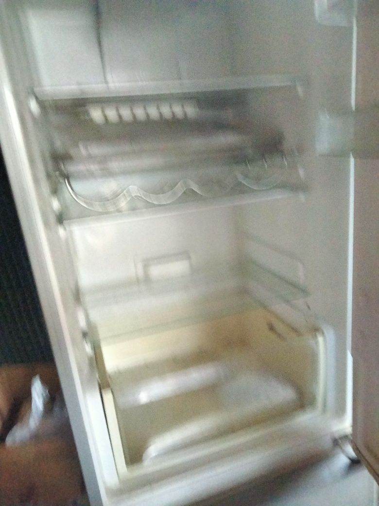 Холодильник двух камерный большой