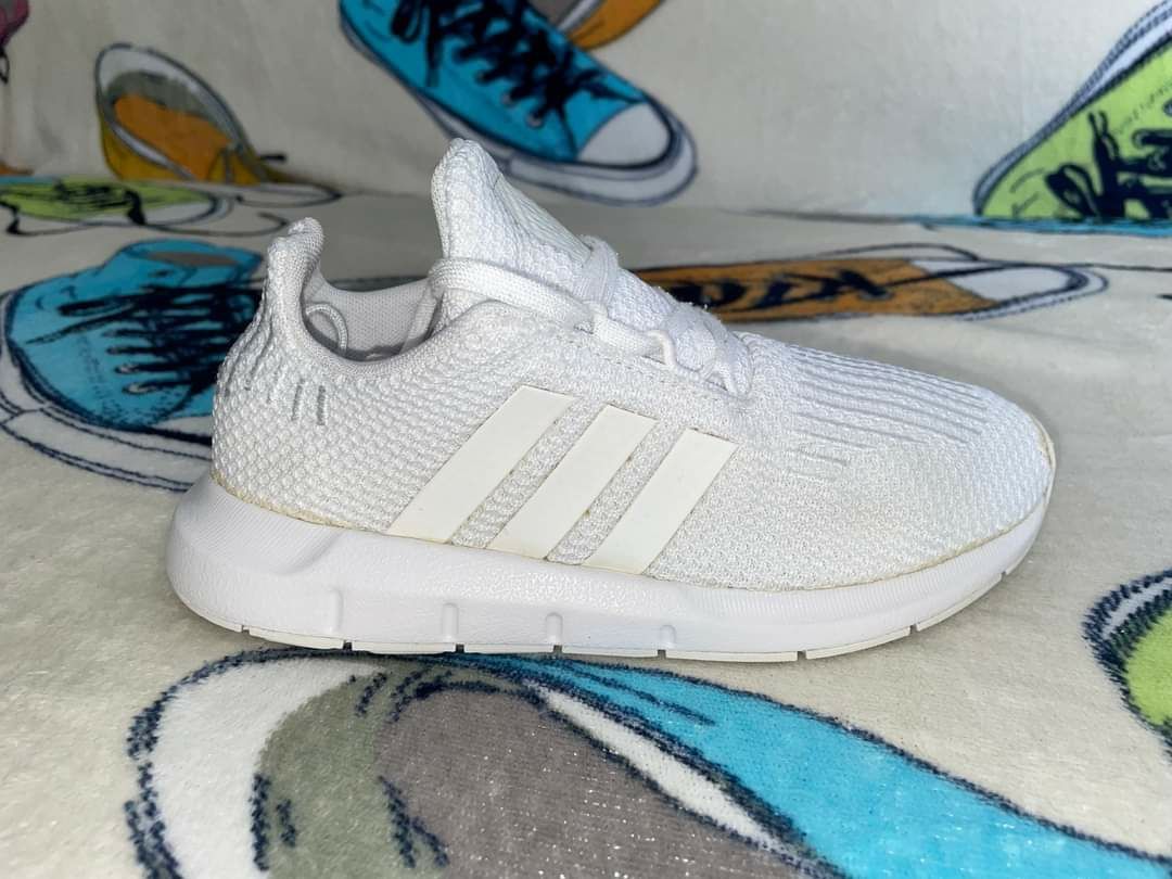 Adidasi ADIDAS nr 33