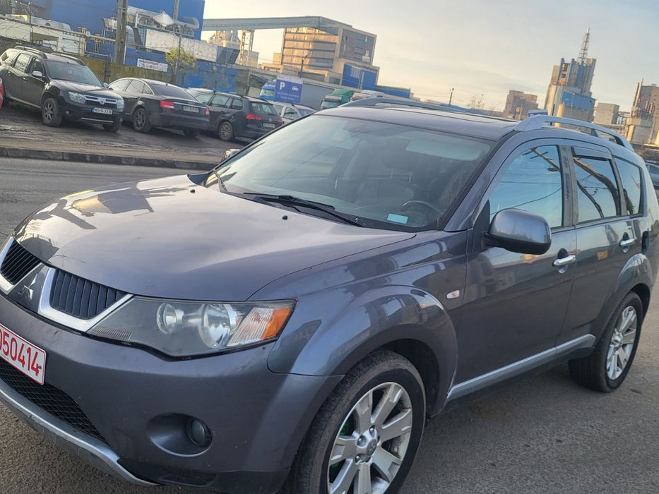 Mitibishi oulender 4x4 an2008