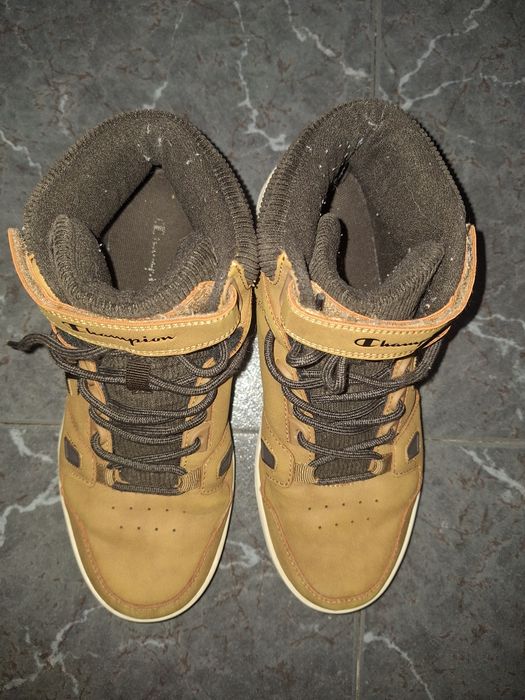 Високи маратонки на Champion