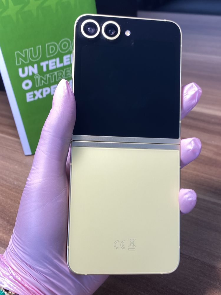 Samsung Galaxy Z Flip 6 / Garanție 12 luni / 256 Gb / Ca nou |
