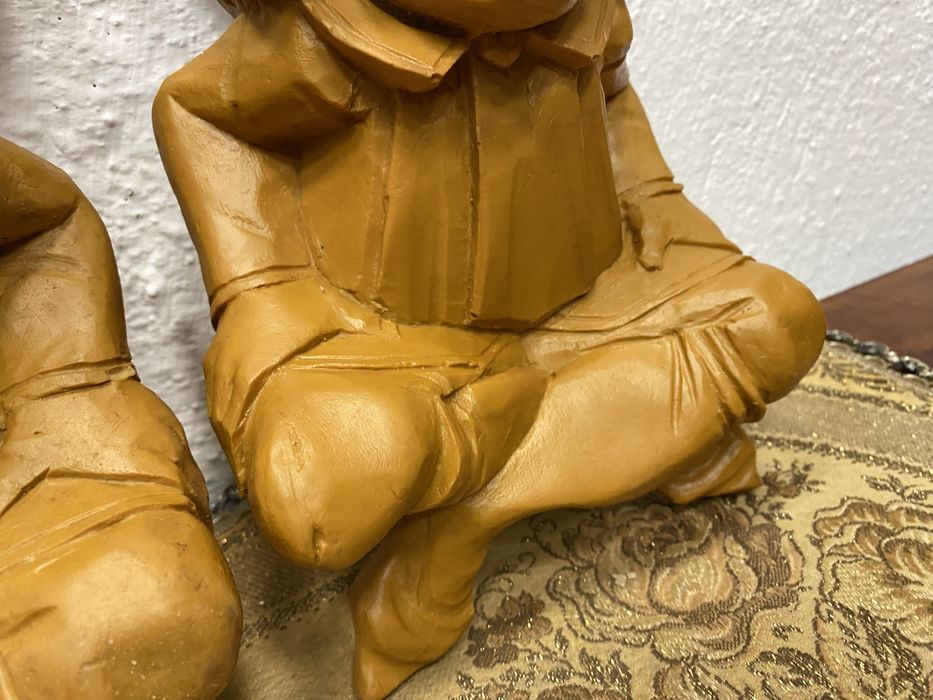 Италиански поставки за стена