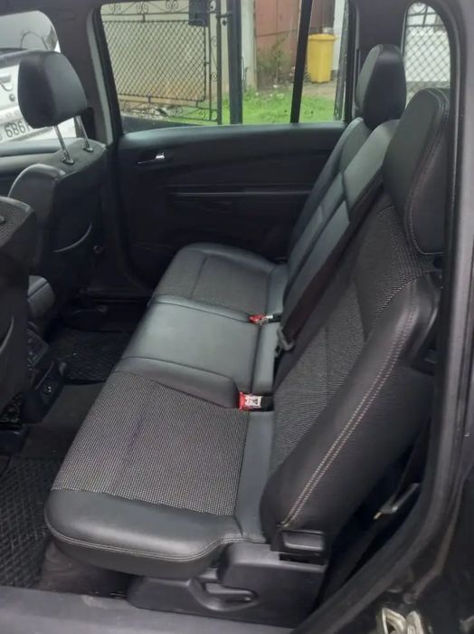 Vând sau schimb Opel Zafira b