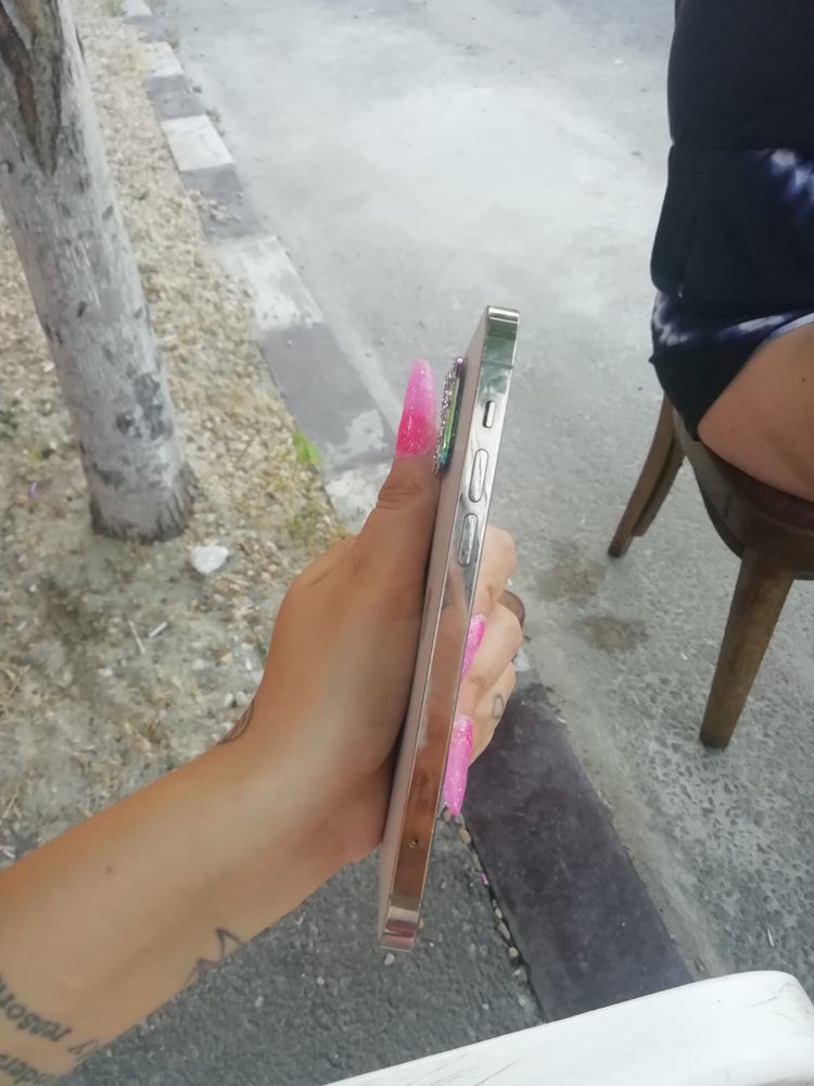 Iphone 12 pro spart pe spate