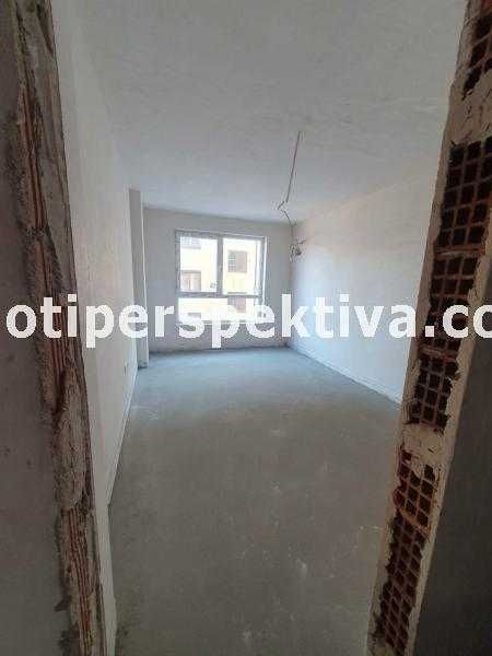 Продава се Тристаен апартамент в Пловдив, Остромила - 82 кв.м за 1440 €/кв.м - Снимка #2