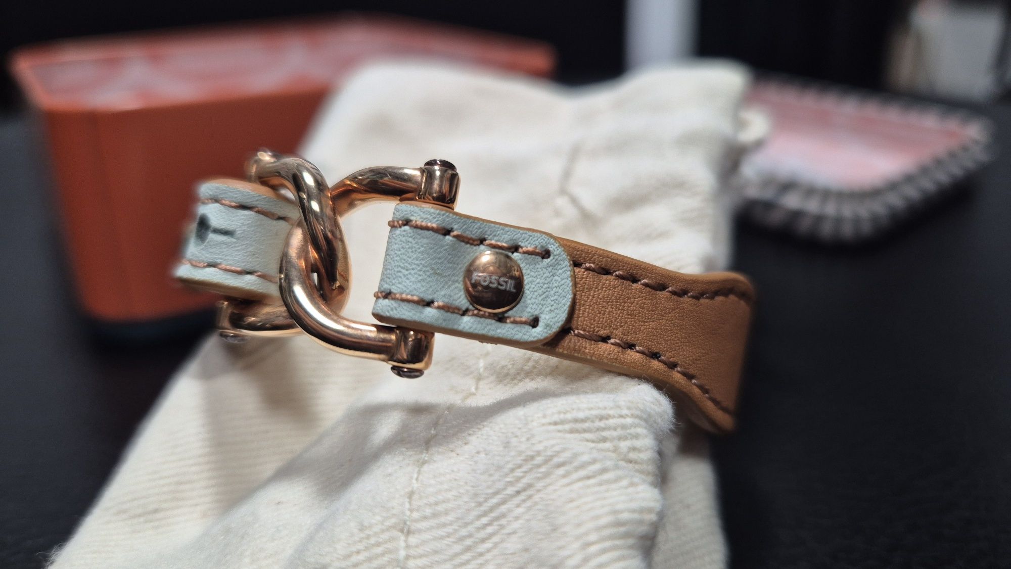 Fossil фосил гривна часовник