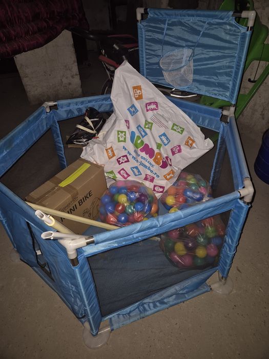 tarc cu bile de copii