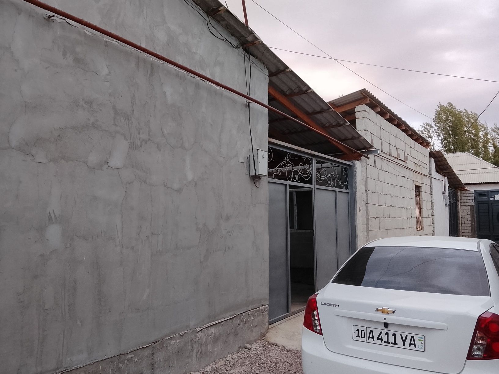 4 sotok 5 xonali uy sotiladi xamma sharoyitli