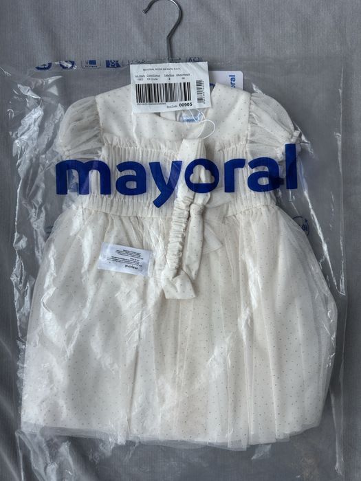 Бебешки детски рокли на Guess и Mayoral