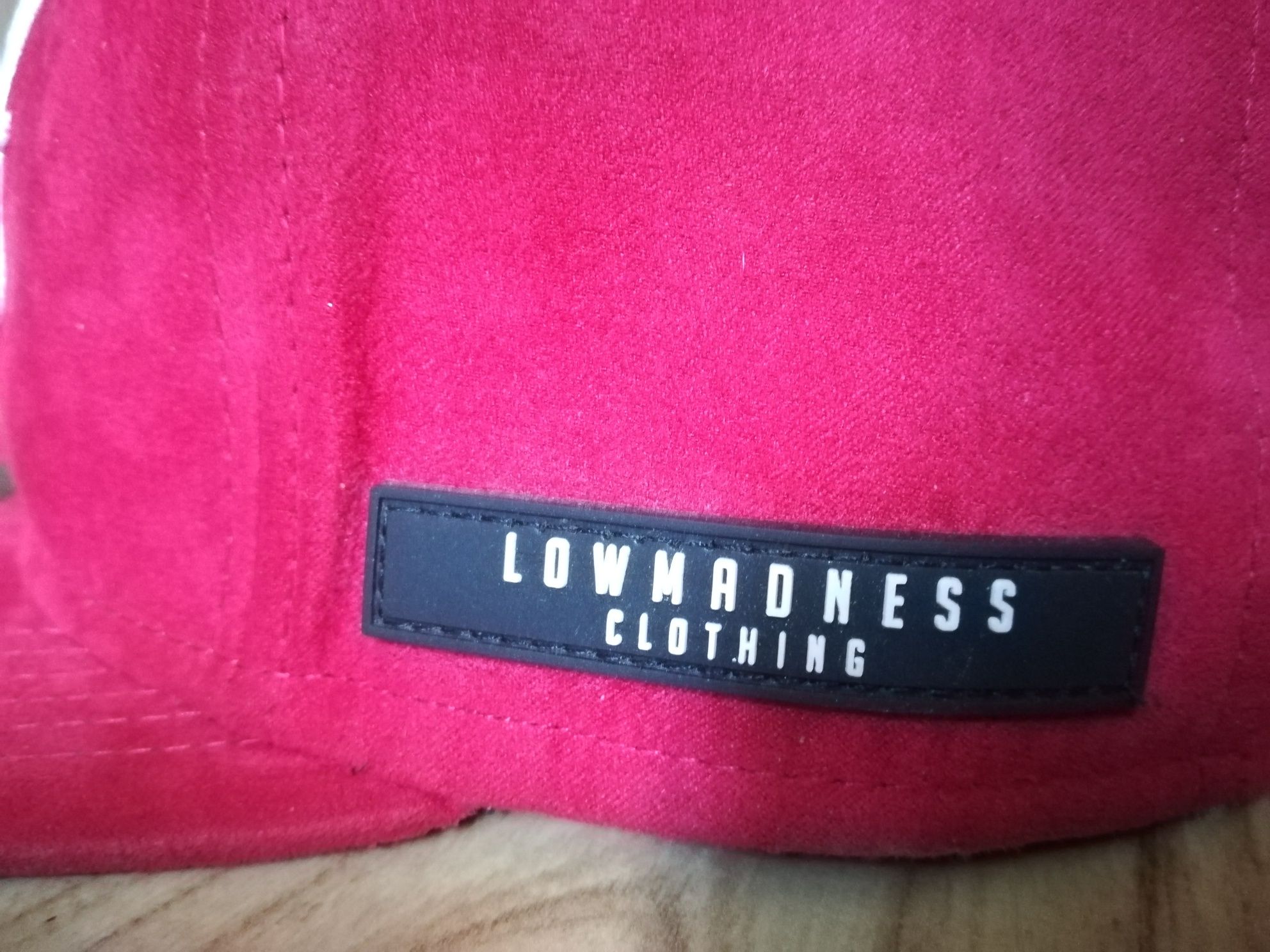 2 sepci, New Era si Low Madness, snapback