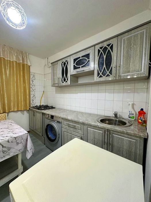 Своя срочно Дархан 1-комнатная 28м² метро ХОйбек Гостиница Россия