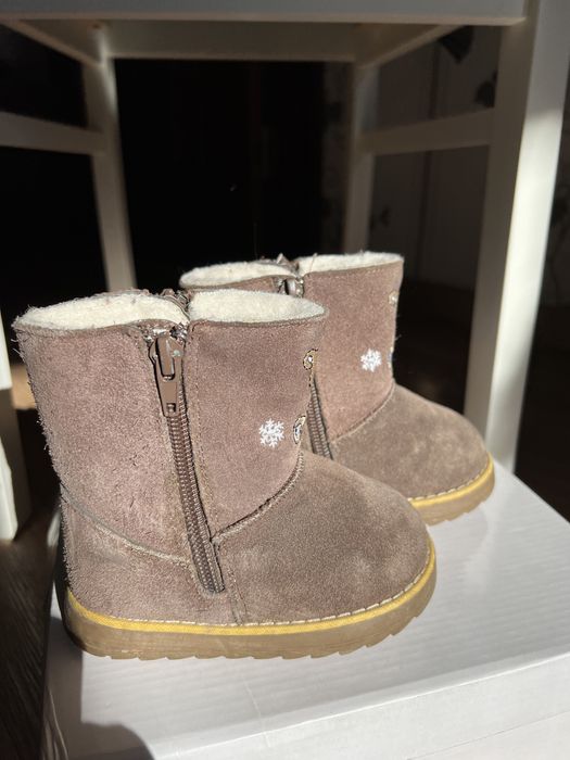 Продам детские угги