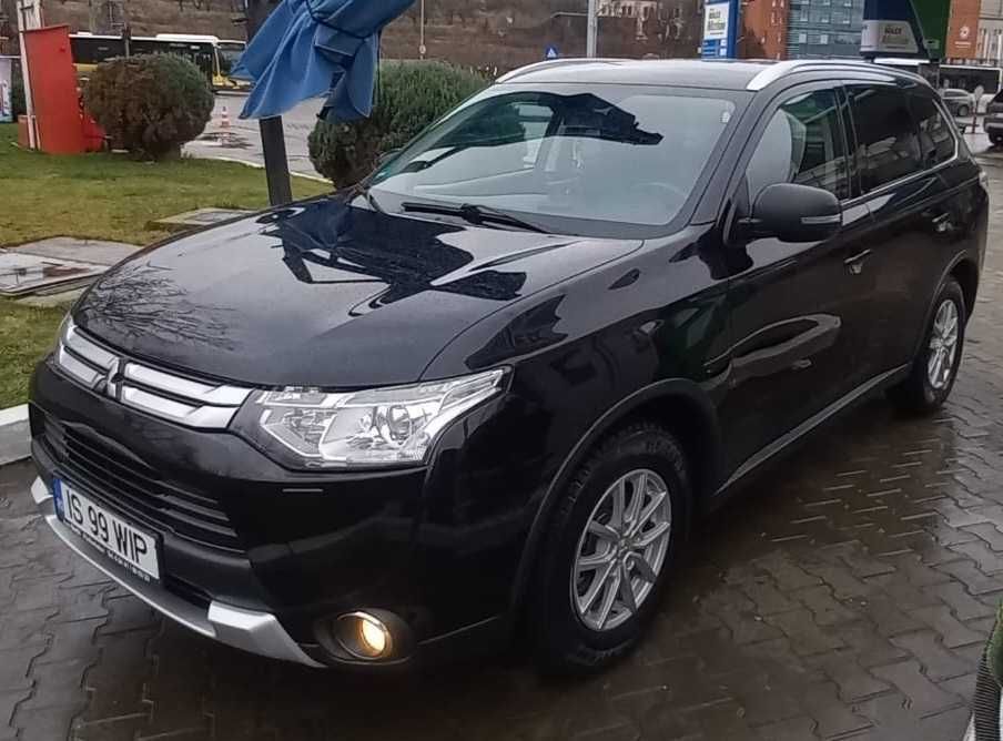 MITSUBISHI OUTLANDER 2014 -  7 LOCURI - Stare foarte buna!
