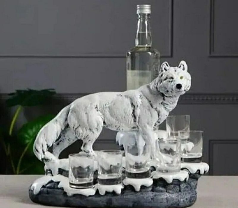 Мини - бар  волк