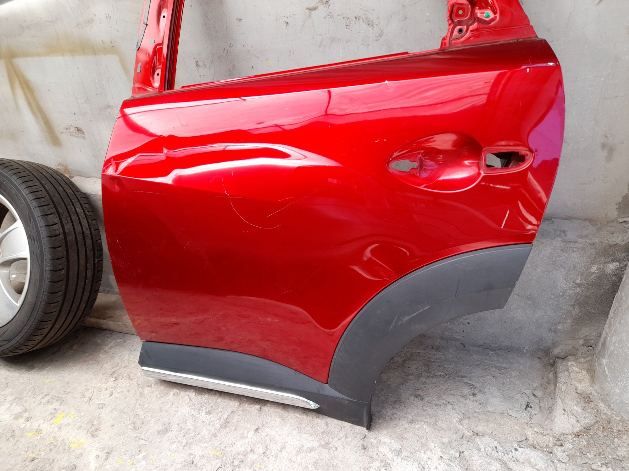 Задна лява  врата мазда цх3 Mazda CX3  300лв