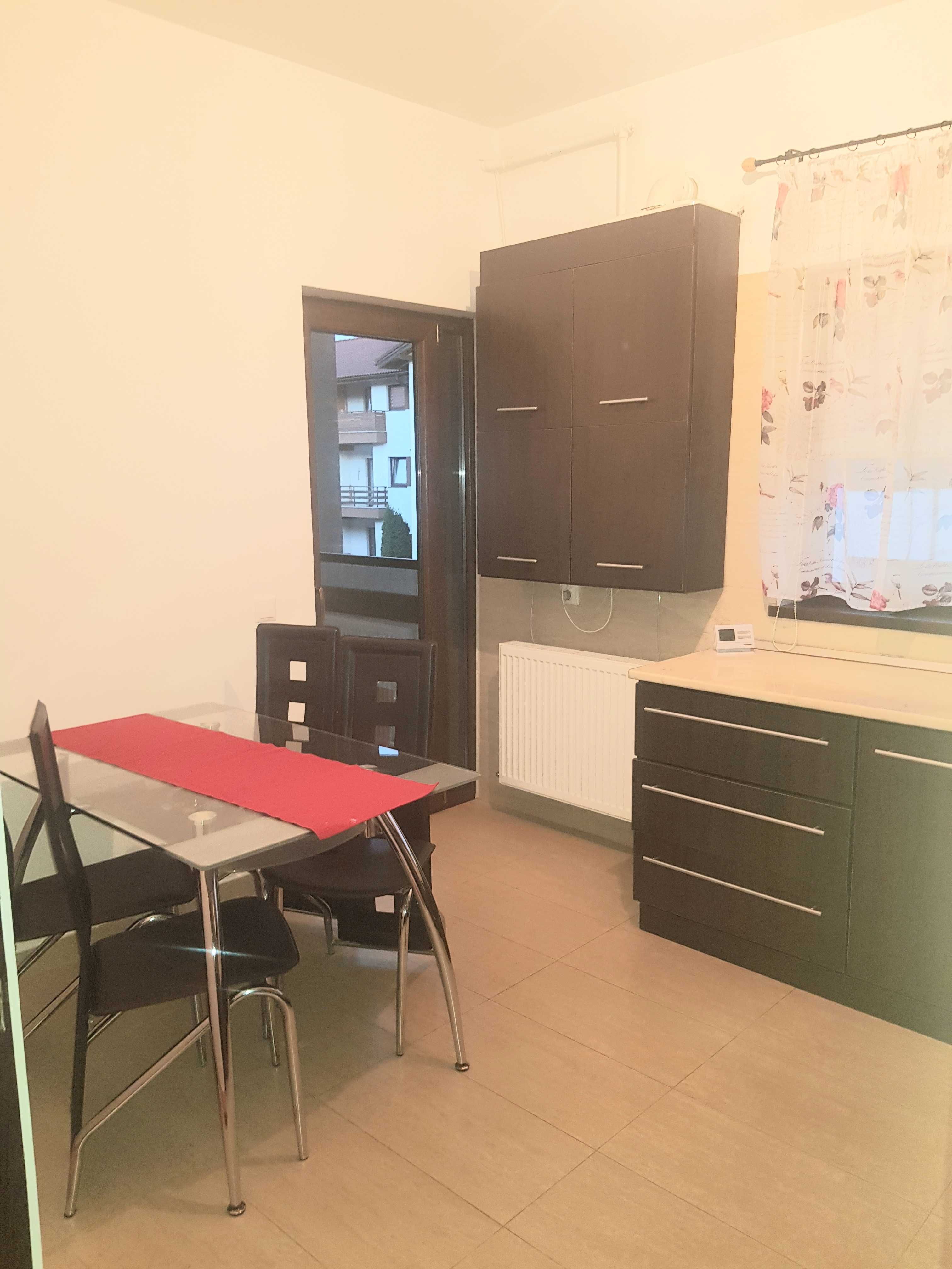 Apartament 3 camere de închiriat!