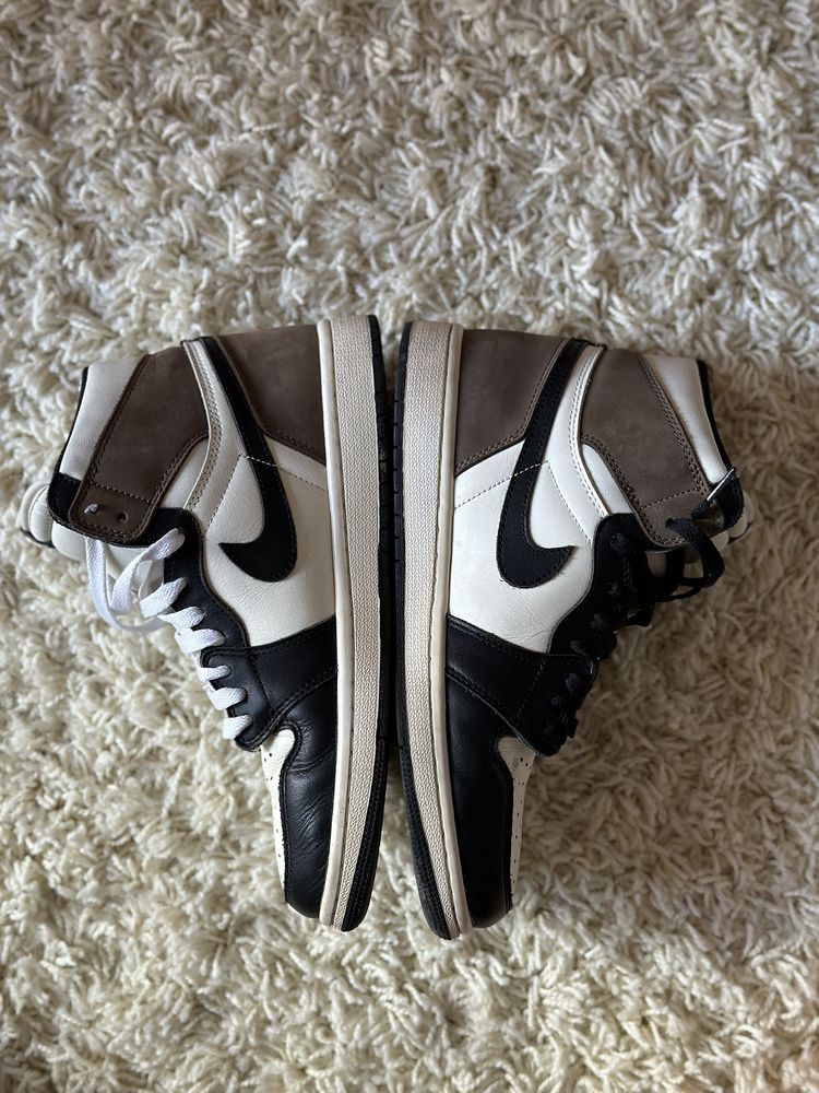 Jordan 1 Dark Mocha