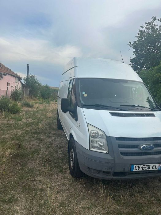 Ford Transit 2.4 – 135.157 km– 5.500 € negociabil