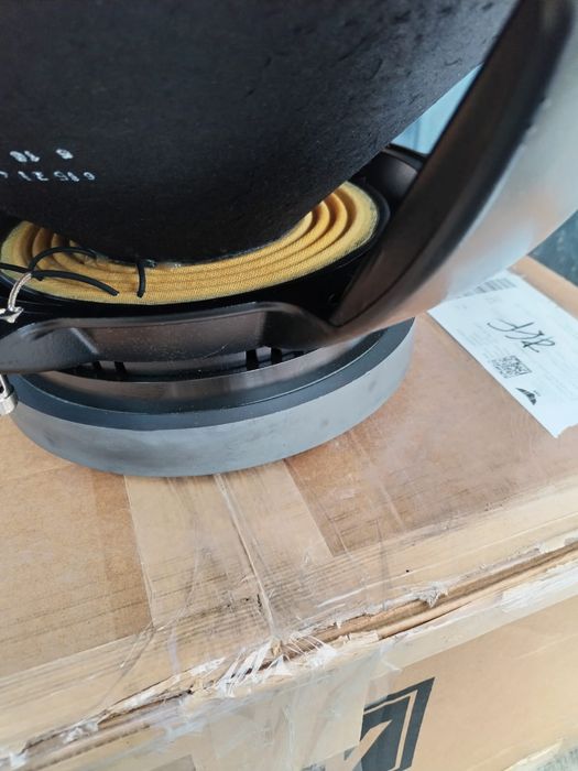 Vând dif 18 Sound LW 1400 noi