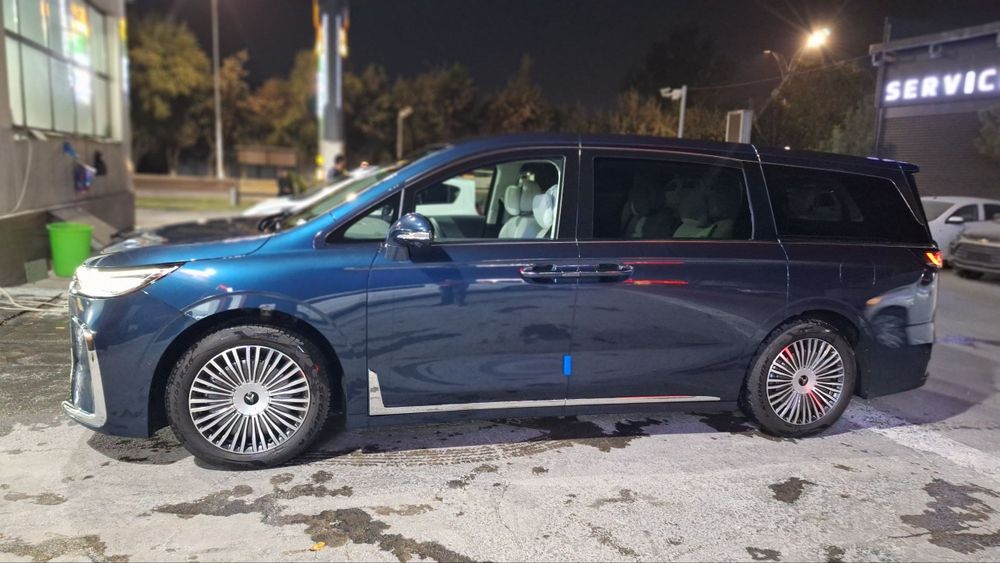 Voyah Dreamer gibrid 2025 polniy full