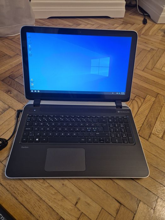 Laptop slim Hp i5 cu touchscreen