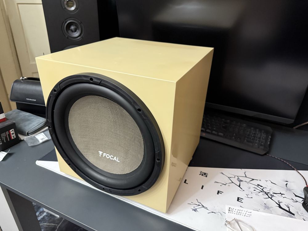 Сабвуфер Focal с коробом
