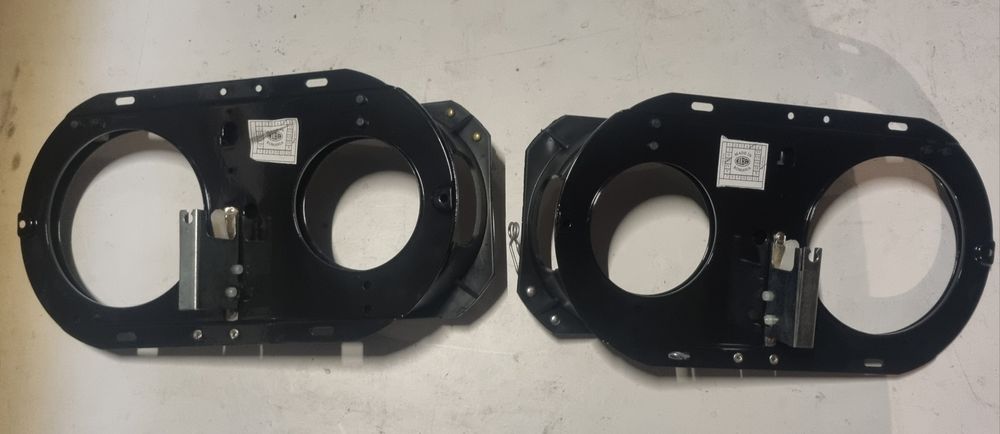 Set suporti faruri noi Dacia 1310