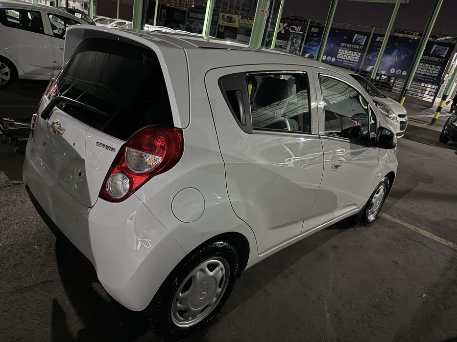 2023-yil 2023 kuzov Masla 2-pozitsiya Spark sotiladi.