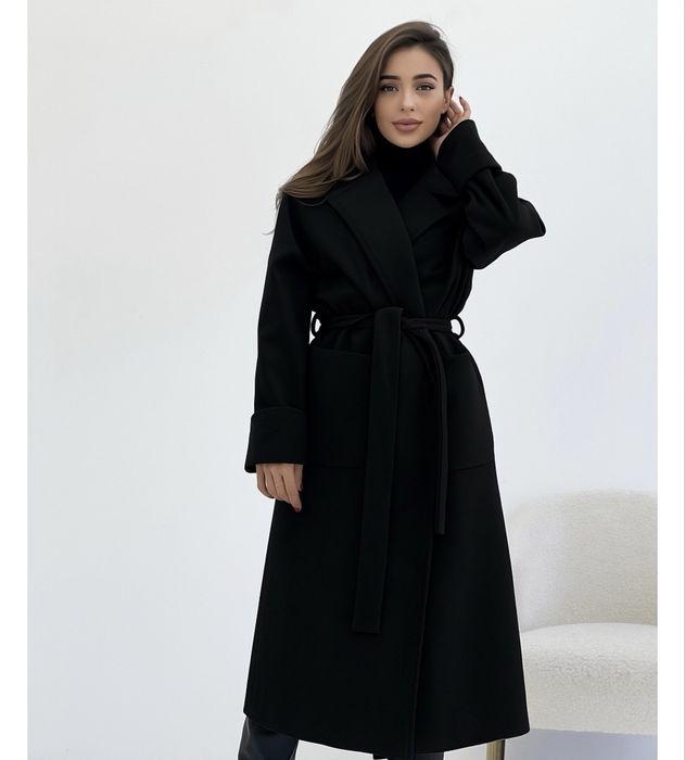 Қара түсті прямой жылы пальто 44р