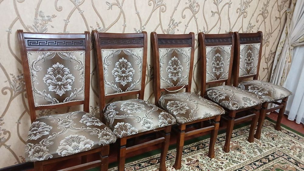 Стулья для гостей