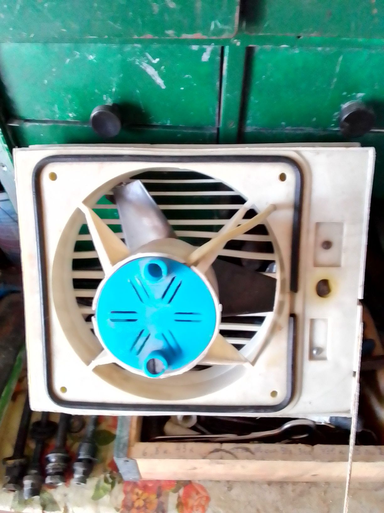 Вентилятор оконный и мотор малютка