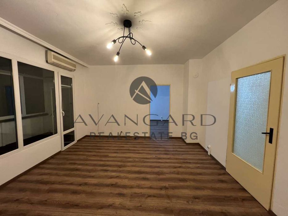 Продава се Тристаен апартамент в Пловдив, Кючук Париж - 80 кв.м за 2185 €/кв.м - Снимка #5