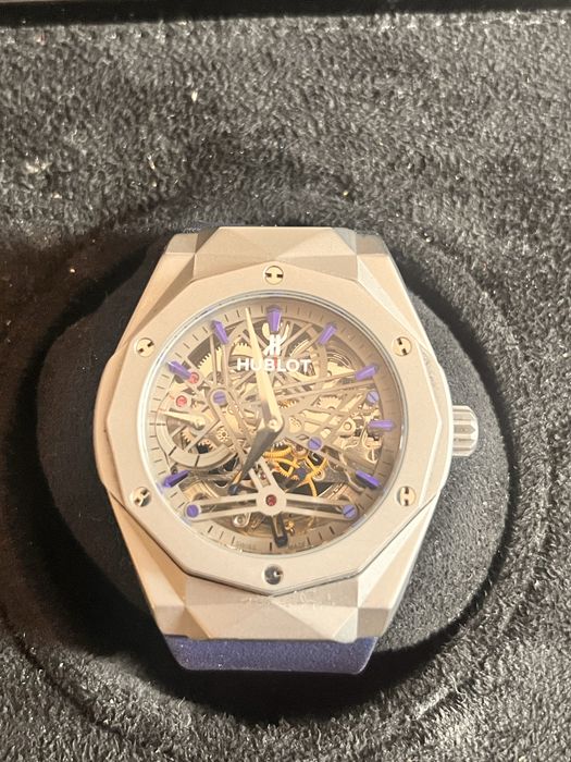 Срочно продам часы HUBLOT