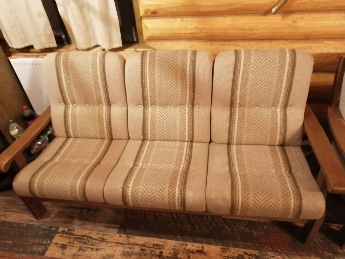 Canapea și fotoliu cu rama lemn