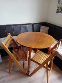 Дървена кръгла маса с два стола