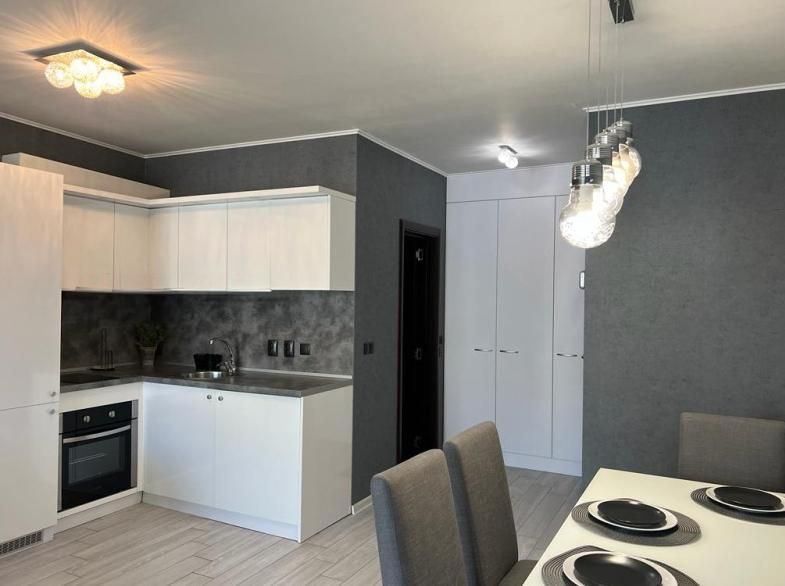 Дава се под наем Двустаен апартамент в Пловдив, Кършияка - 80 кв.м за 400 € - Снимка #3