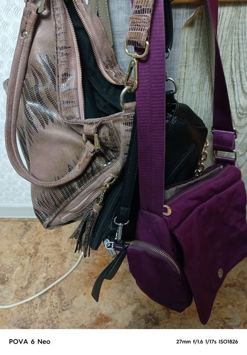 Отдам даром,Сумки женские несколько штук