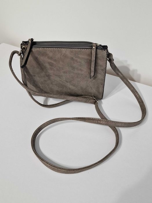 Genți din piele noi