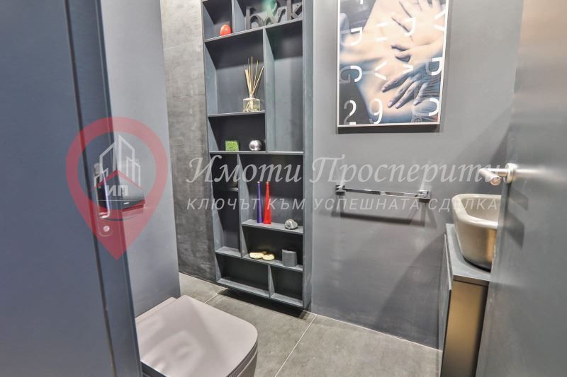 Дава се под наем Тристаен апартамент в София, Център - 70 кв.м за 1140 € - Снимка #10